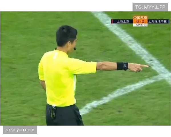 快速任意球规则要点：何时可直接开球与裁判介入条件